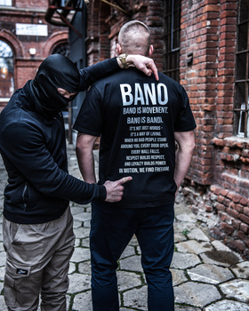 T-SHIRT BANO MANIFEST – CZARNY